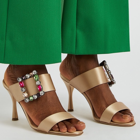 ✨New MANOLO BLAHNIK Verda Satin Crystal Slide Heel Sandals Nude Size 37.5 - Picture 15 of 16